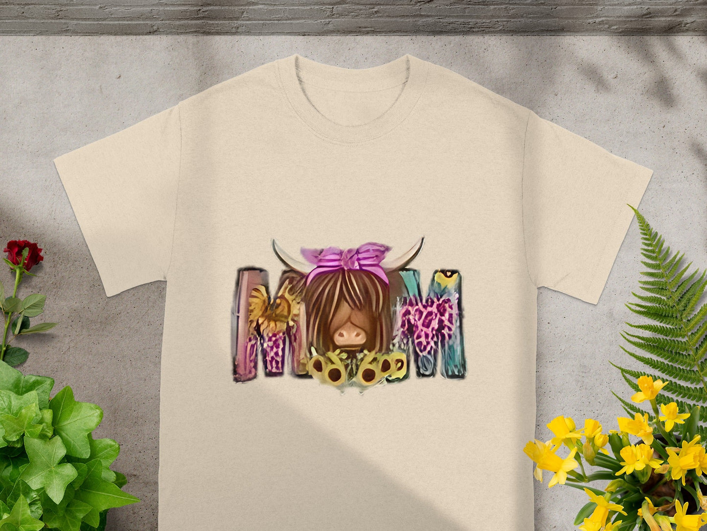 Cute Highland Cow MAMA Graphic Design T-Shirt