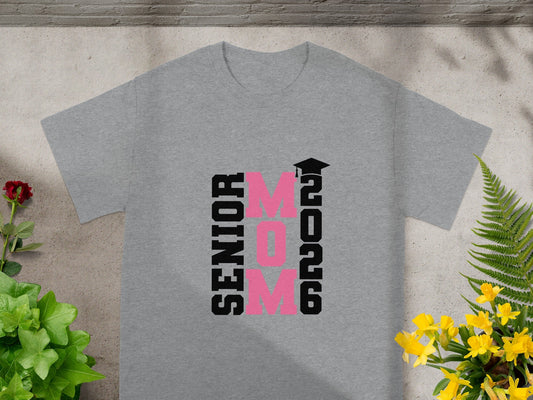 Senior Mom 2026 Graduation Year Design T-shirt
