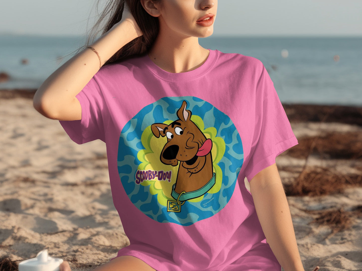 Scooby-Doo Graphic Tee in Vibrant Pink for Casual Wear