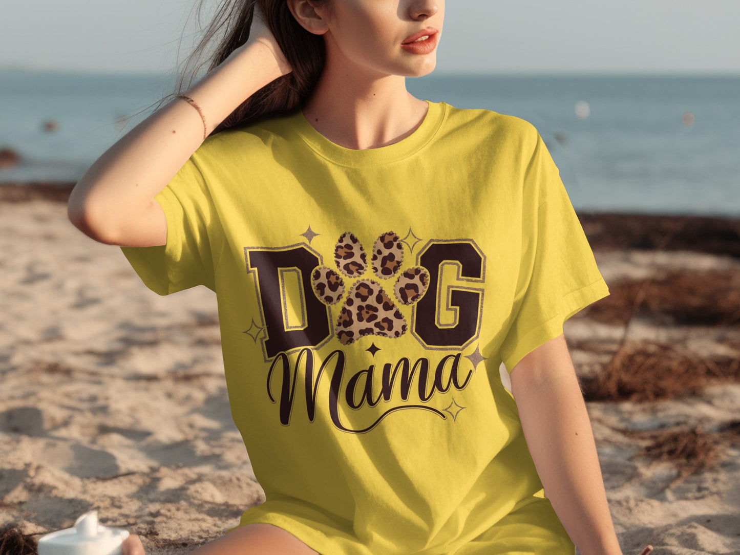 Stylish Dog Mama Paw Print Graphic T-shirt for Pet Lovers