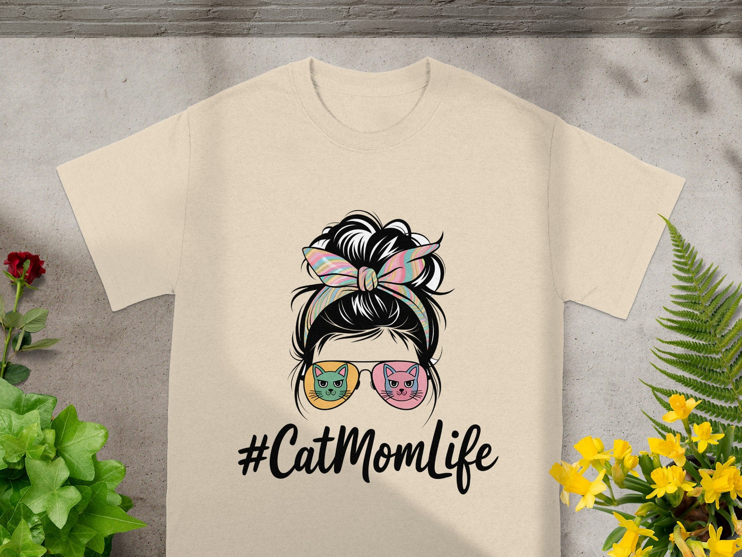 #CatMomLife T-Shirt with Cute Cat Glasses Design