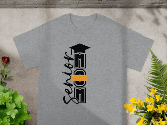 Senior MOM 2026 Graduation Graphic T-Shirt Product