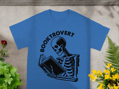 Booktrovert Skeleton Reading Shirt ת
