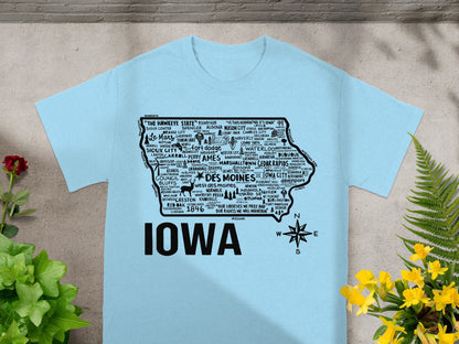 Iowa Map Text Design Short-Sleeve Unisex T-Shirt